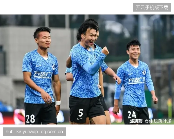 陶强龙首发踢前锋：球队发展的“误区”与“反思”